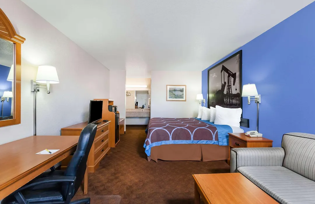 Super 8 By Wyndham Cleburne-1
