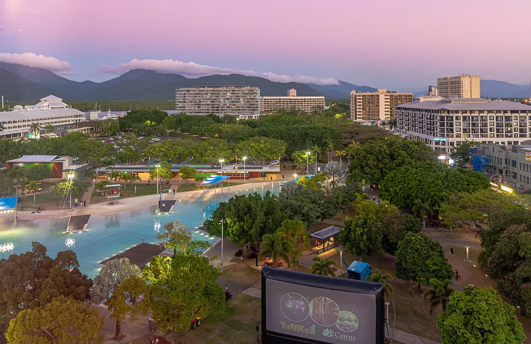 Hilton Cairns-1