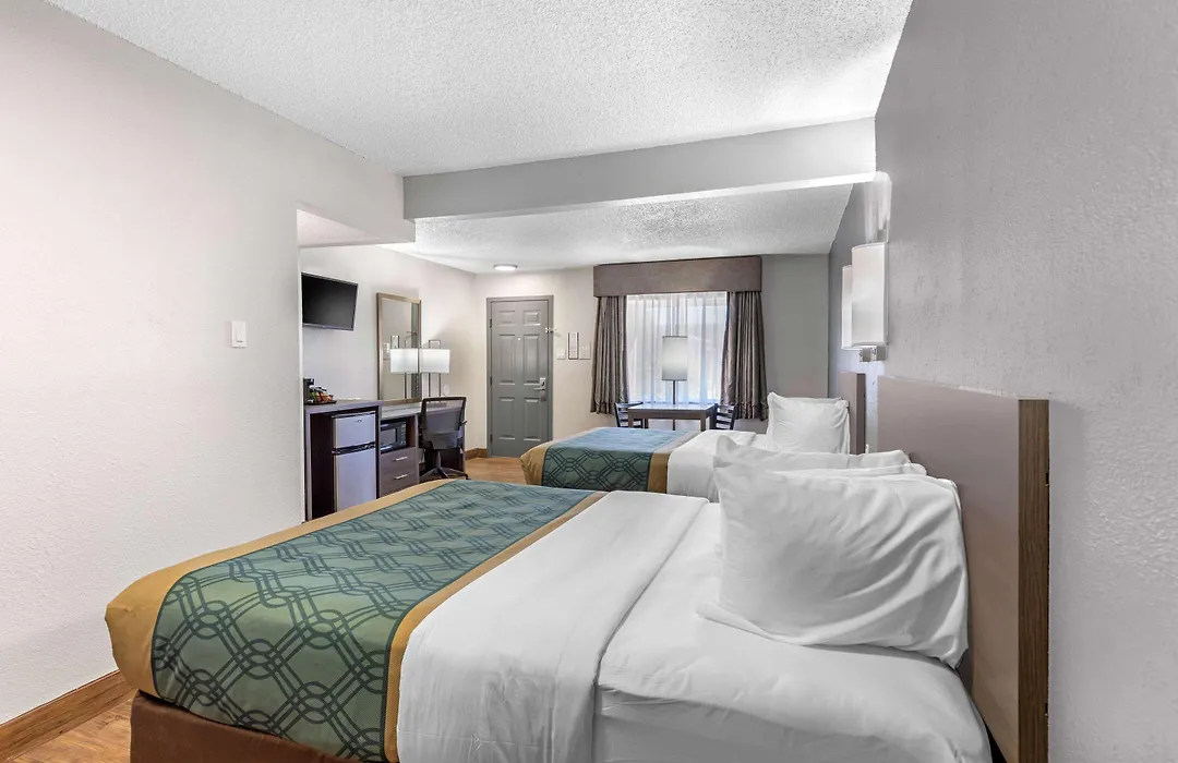 Econo Lodge Inn & Suites Socorro-1