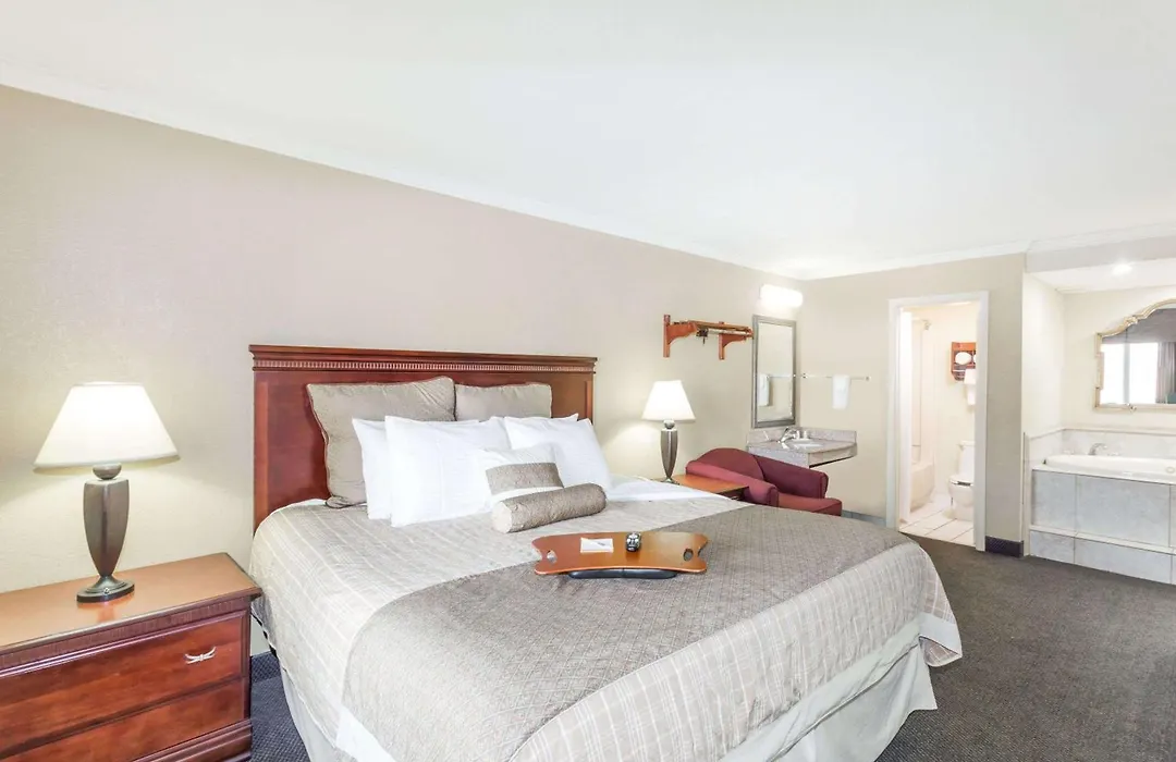 Days Inn By Wyndham Destin-1