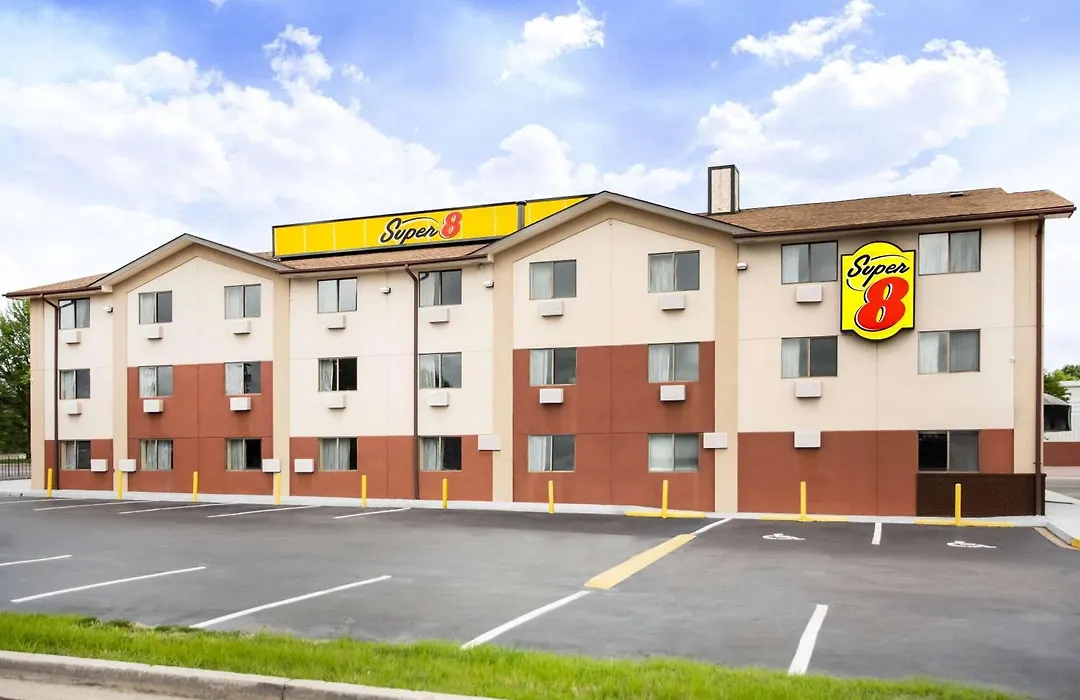 Super 8 By Wyndham Chester/Richmond Area-1