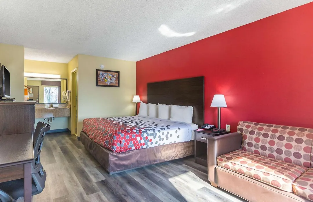 Econo Lodge & Suites Clarksville Near Governors Square Mall-1