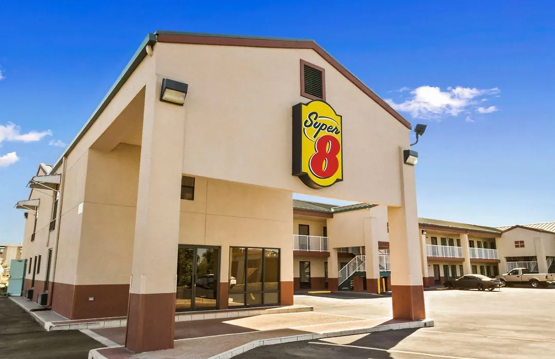 Super 8 By Wyndham Hattiesburg North - University Area-1