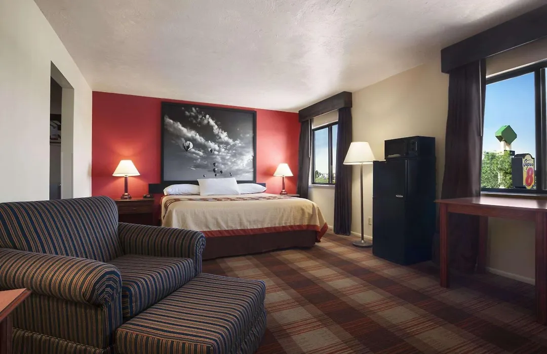 Super 8 By Wyndham Idaho Falls-1