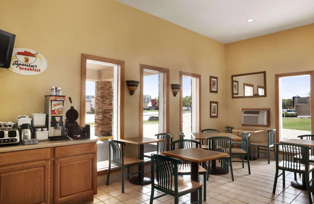 Rodeway Inn Effingham North-1