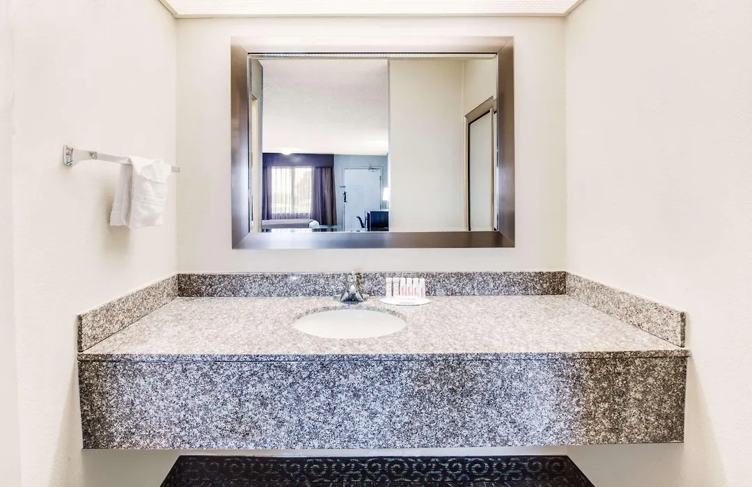 Super 8 By Wyndham Big Spring Tx-1