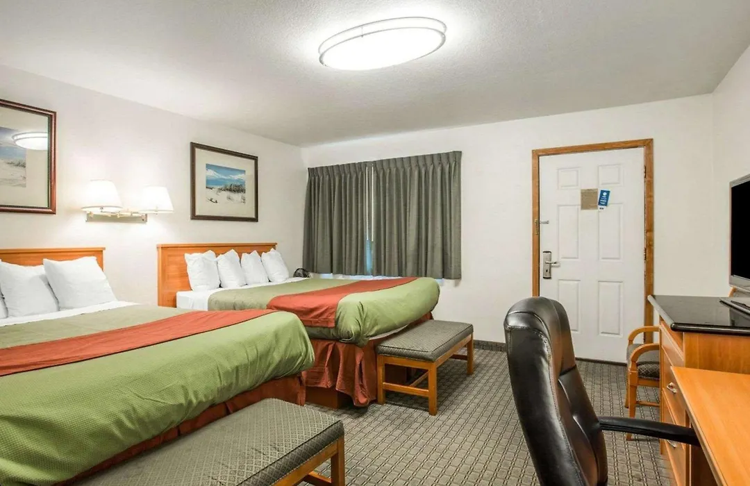 Rodeway Inn Newport-1