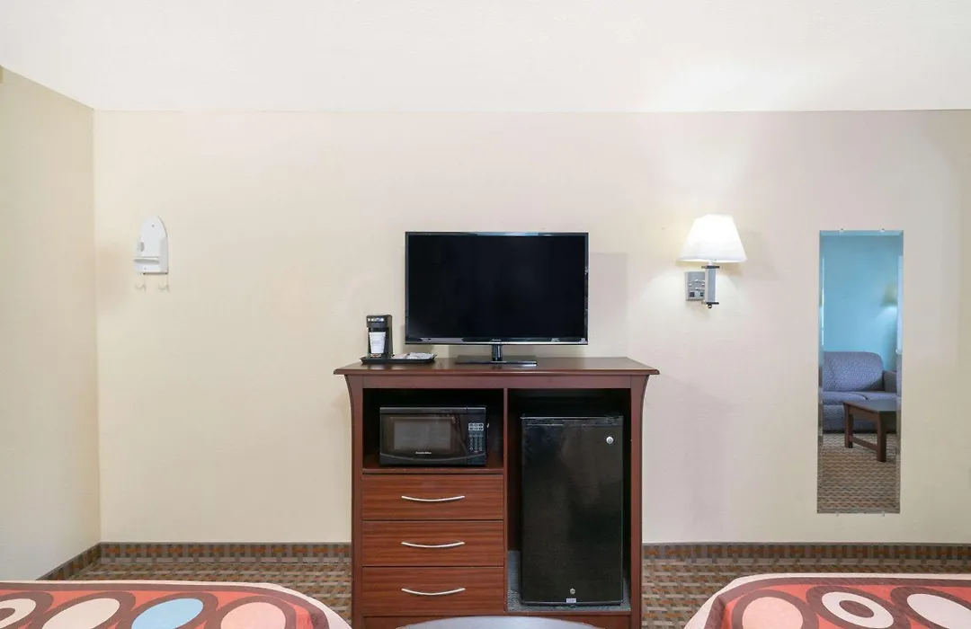 Super 8 By Wyndham North Little Rock/Mccain-1