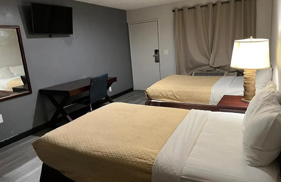 Goldstar Inn-1