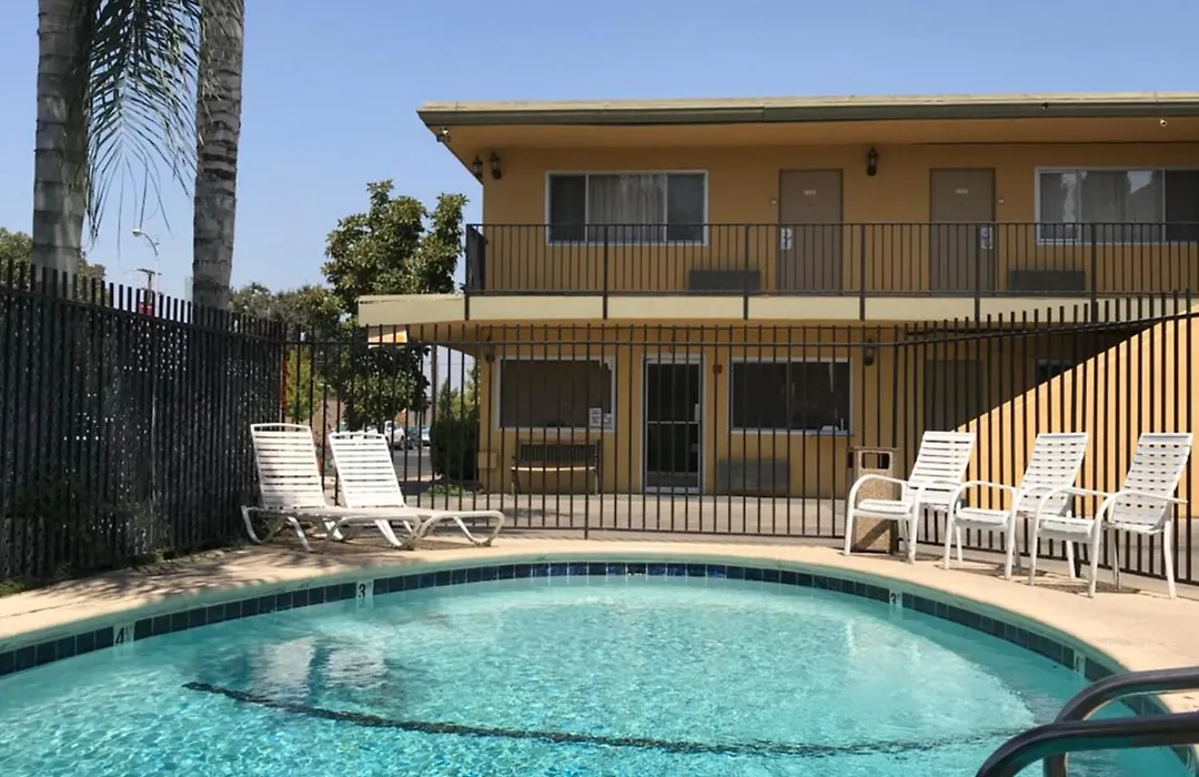 Americas Best Value Inn Visalia-1