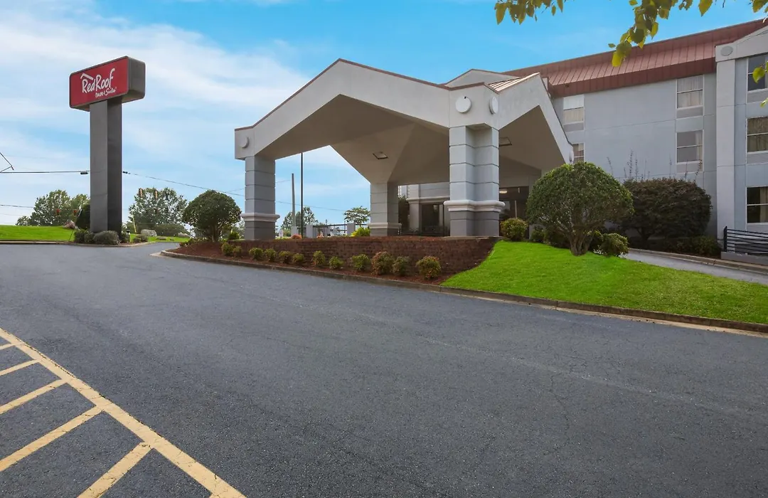 Red Roof Inn & Suites Newnan-1