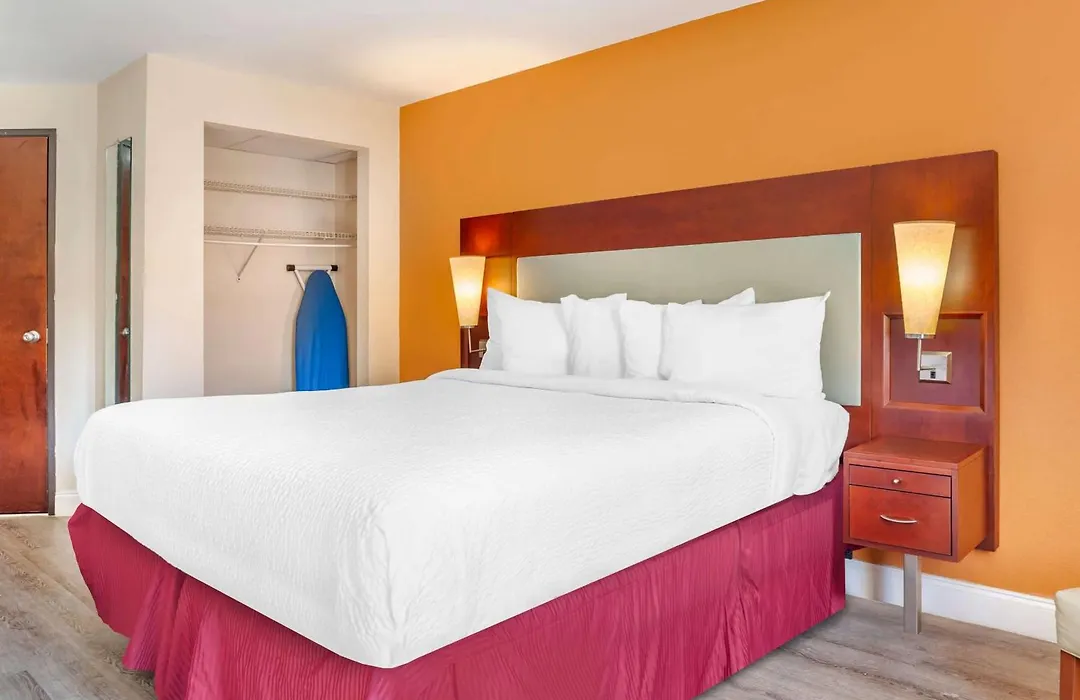 Days Inn & Suites By Wyndham Rocky Mount Golden East-1