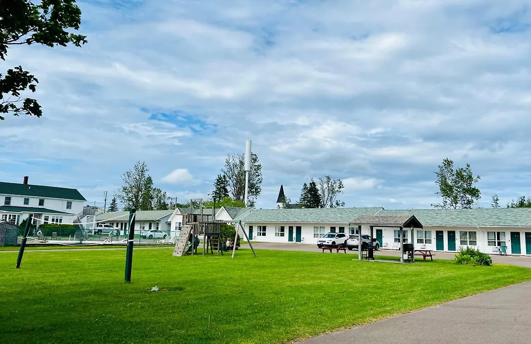 Anne Shirley Motel & Cottages-1