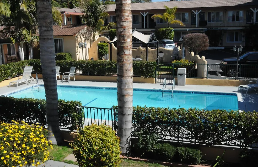 Oasis Inn And Suites-1