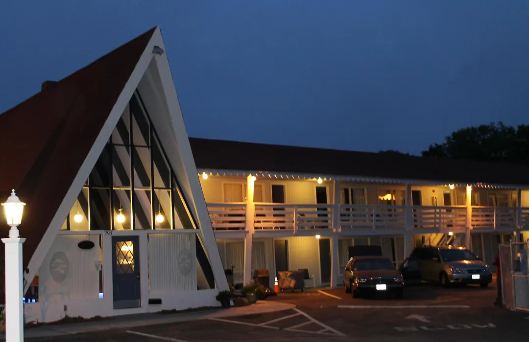 Cape Shore Inn-1
