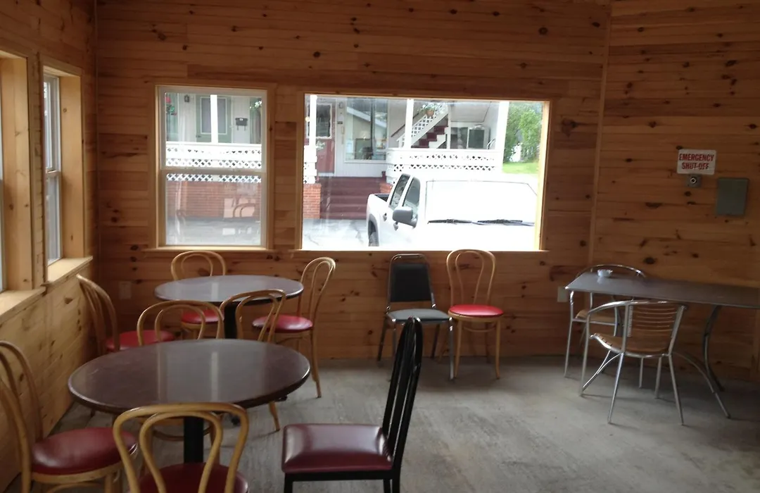 Northern Peaks Motor Inn-1
