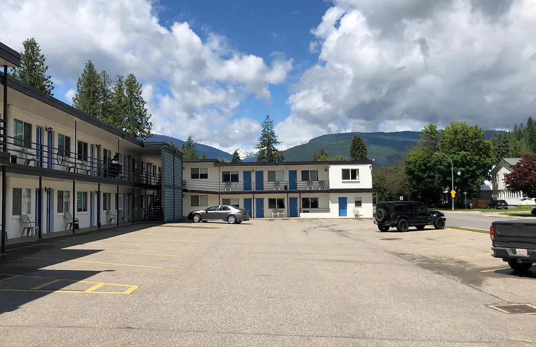 Revelstoke Lodge-1