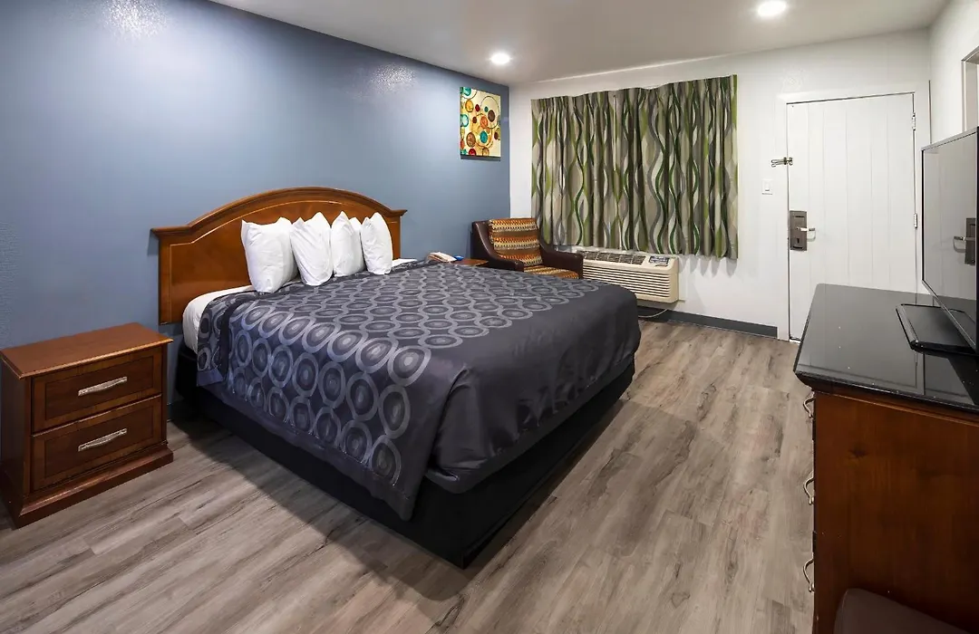 Hitching Post Studios Inn-1