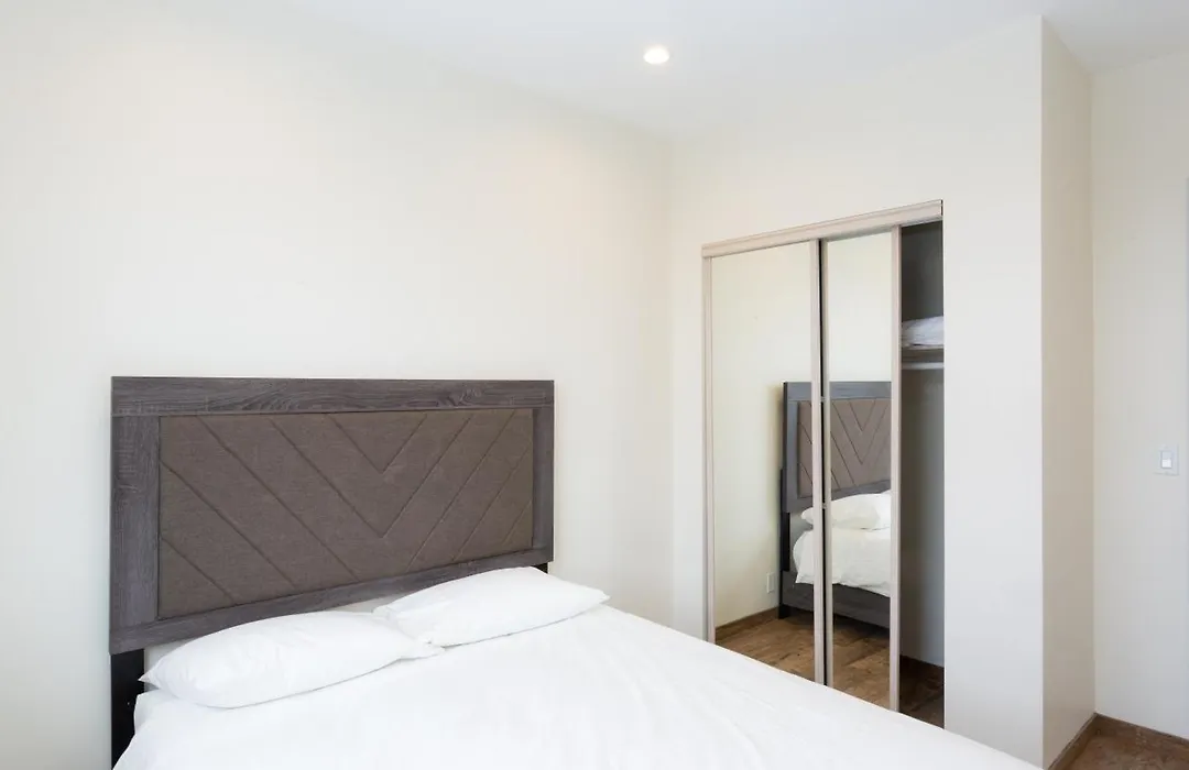Three-Bedroom Hollywood Condo-1
