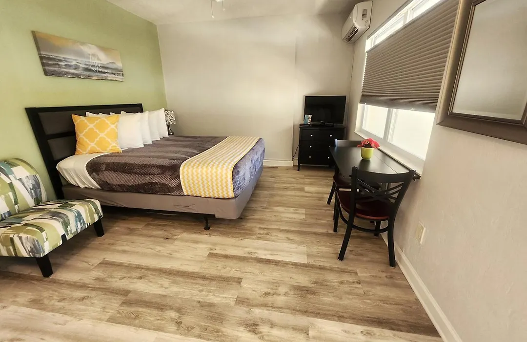 Johns Pass Beach Motel-1