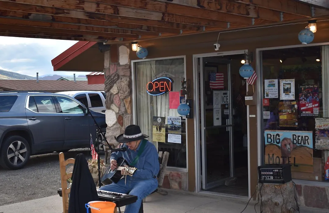 Big Bear Motel-1