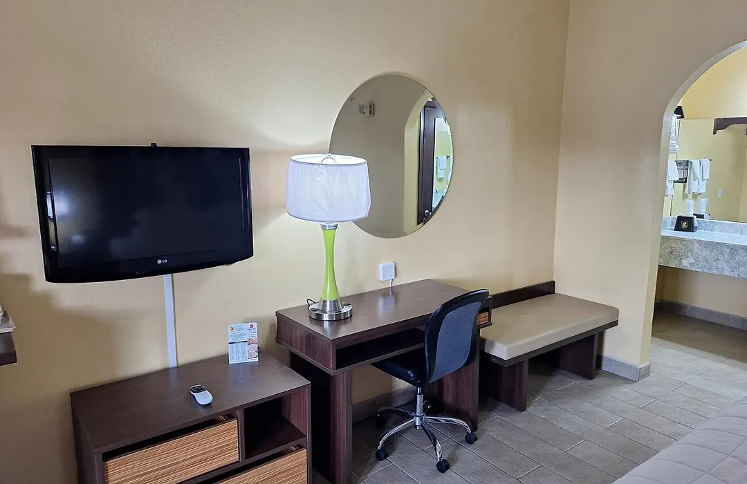 Super 8 By Wyndham Weslaco-1