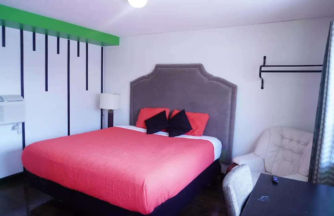 Crestwood Motel-1