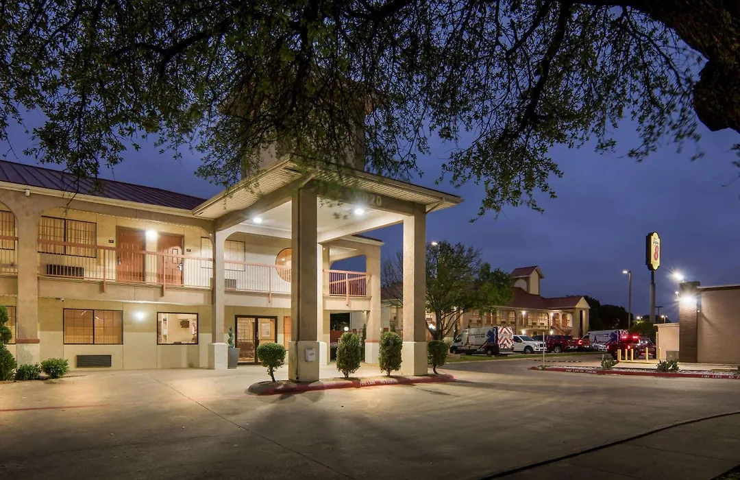 Super 8 By Wyndham Grand Prairie Southwest-1