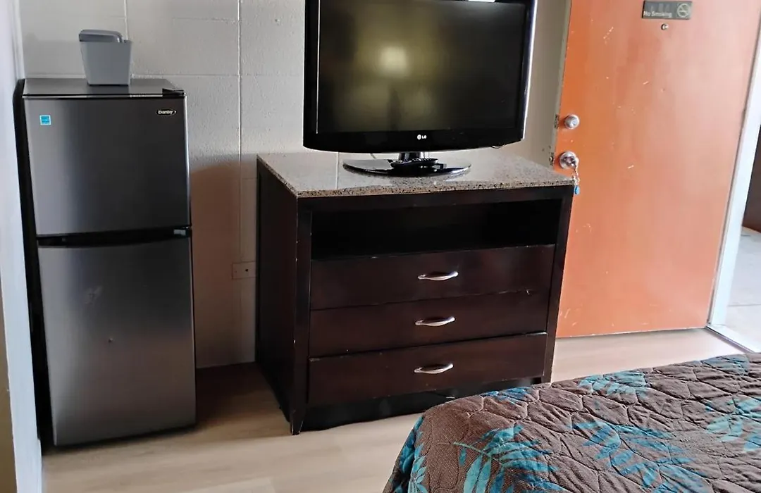 Lazy U Motel-1