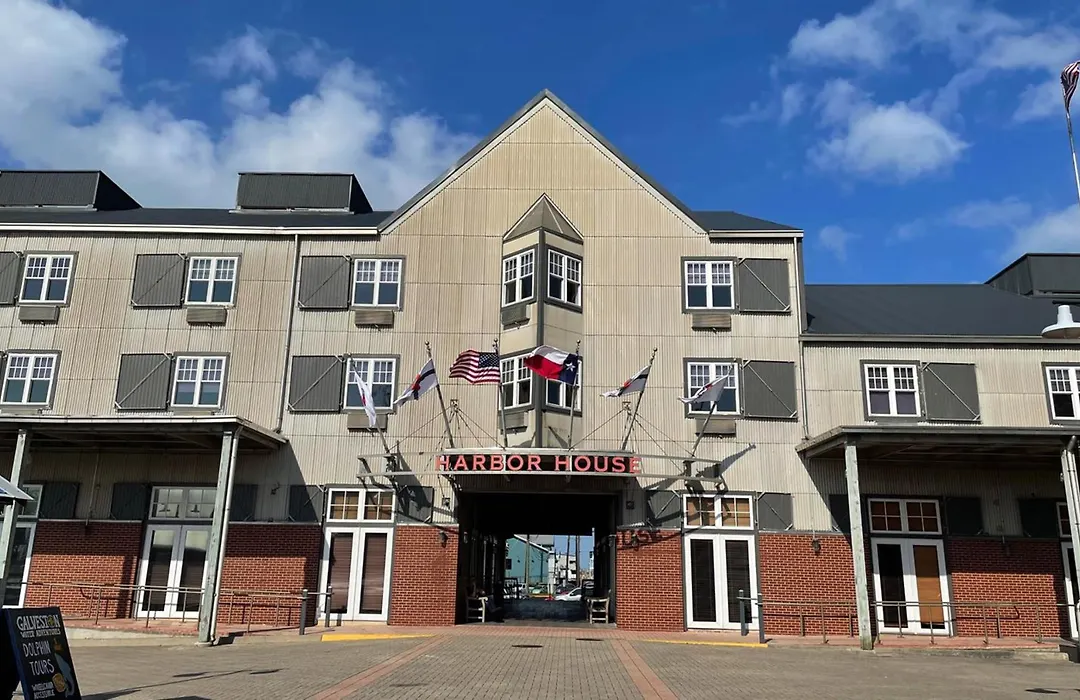 Harbor House Hotel And Marina At Pier 21-1