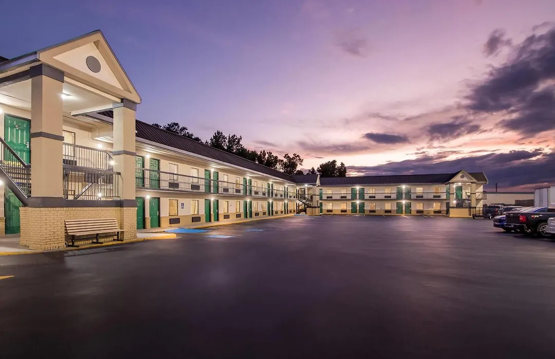 Super 8 By Wyndham Columbia-1