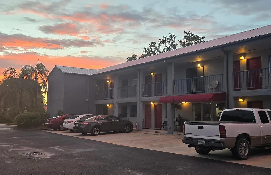 Lakeview Inn & Suites Okeechobee-1