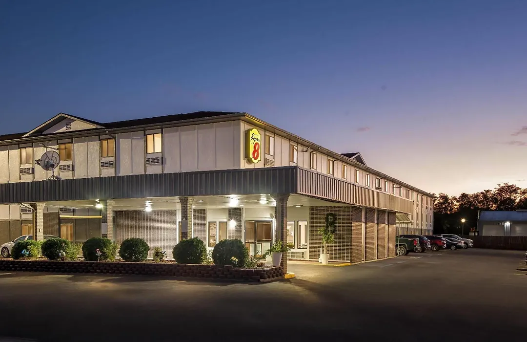 Super 8 By Wyndham Terre Haute-1