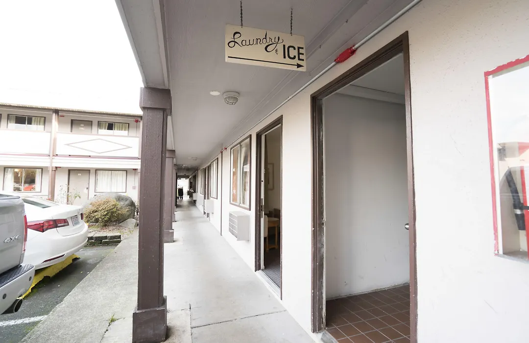 Seatac Inn-1