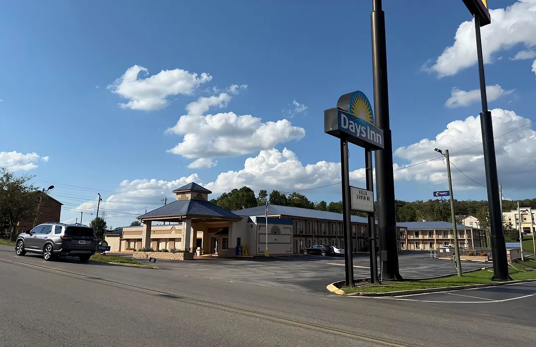 Days Inn By Wyndham Cookeville-1