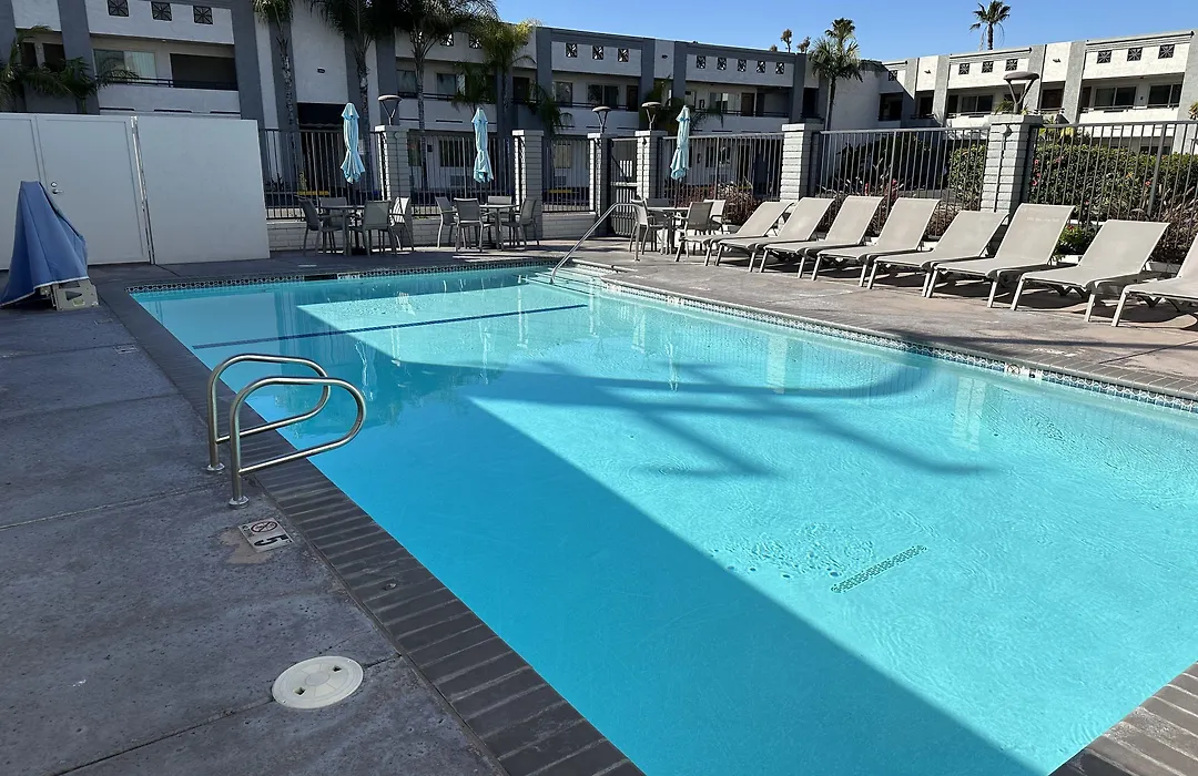 Solara Inn And Suites-1