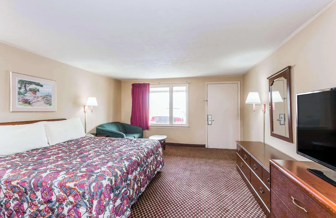 Travelodge By Wyndham Ridgeway Martinsville Area-1