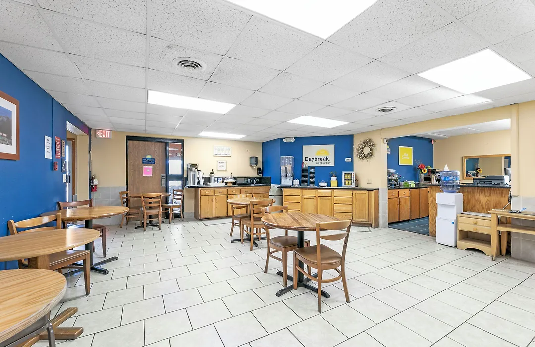 Days Inn By Wyndham Alexandria Mn-1