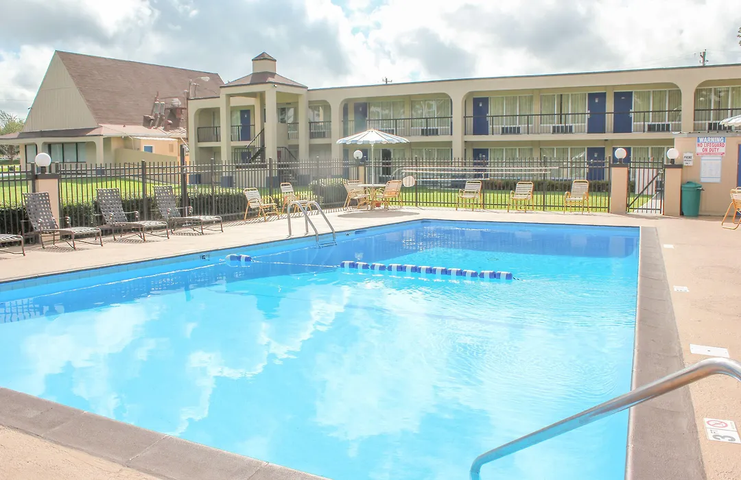Rose Garden Inn & Suites Thomasville-1