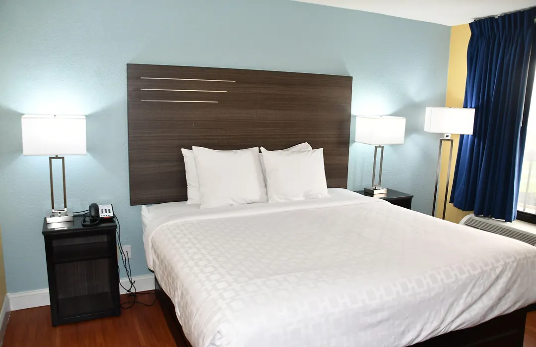 Baymont By Wyndham Macon I-75-1
