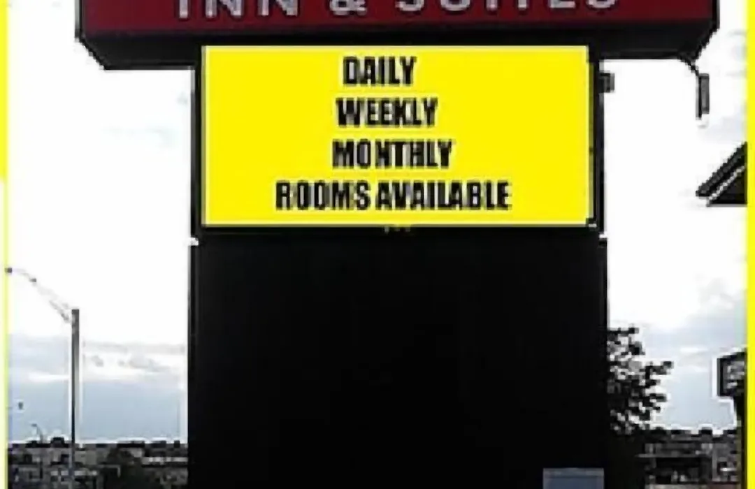 Townhouse Inn & Suites Omaha-1