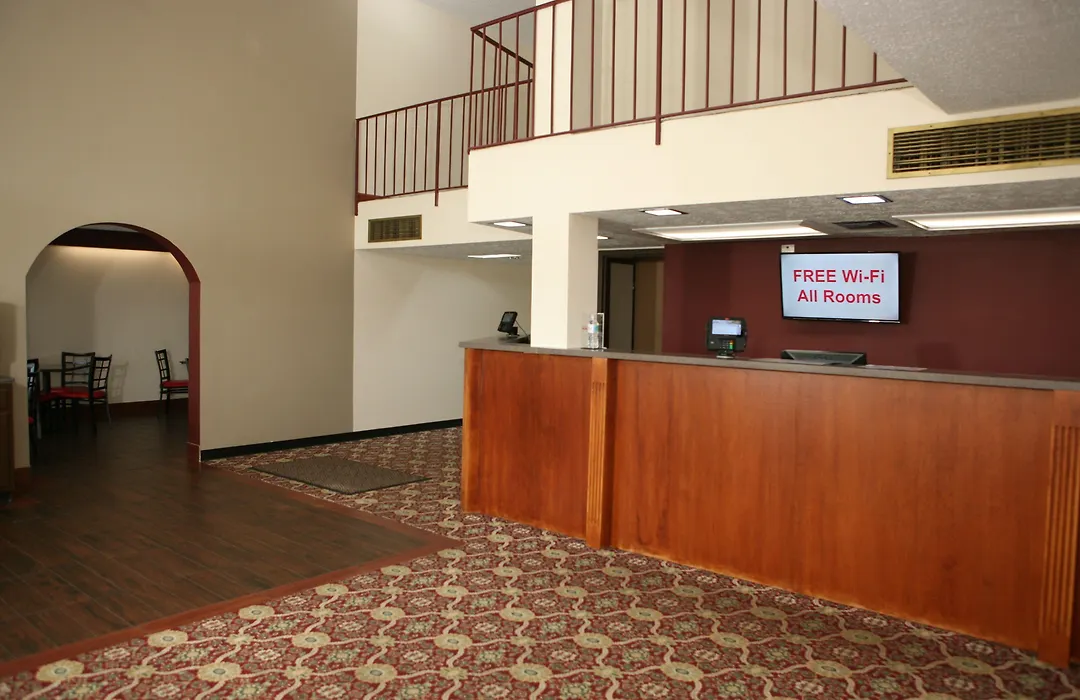Red Roof Inn & Suites Cave City-1