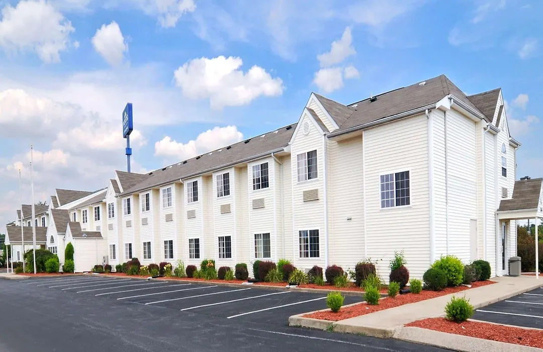 Microtel Inn And Suites Clarksville-1
