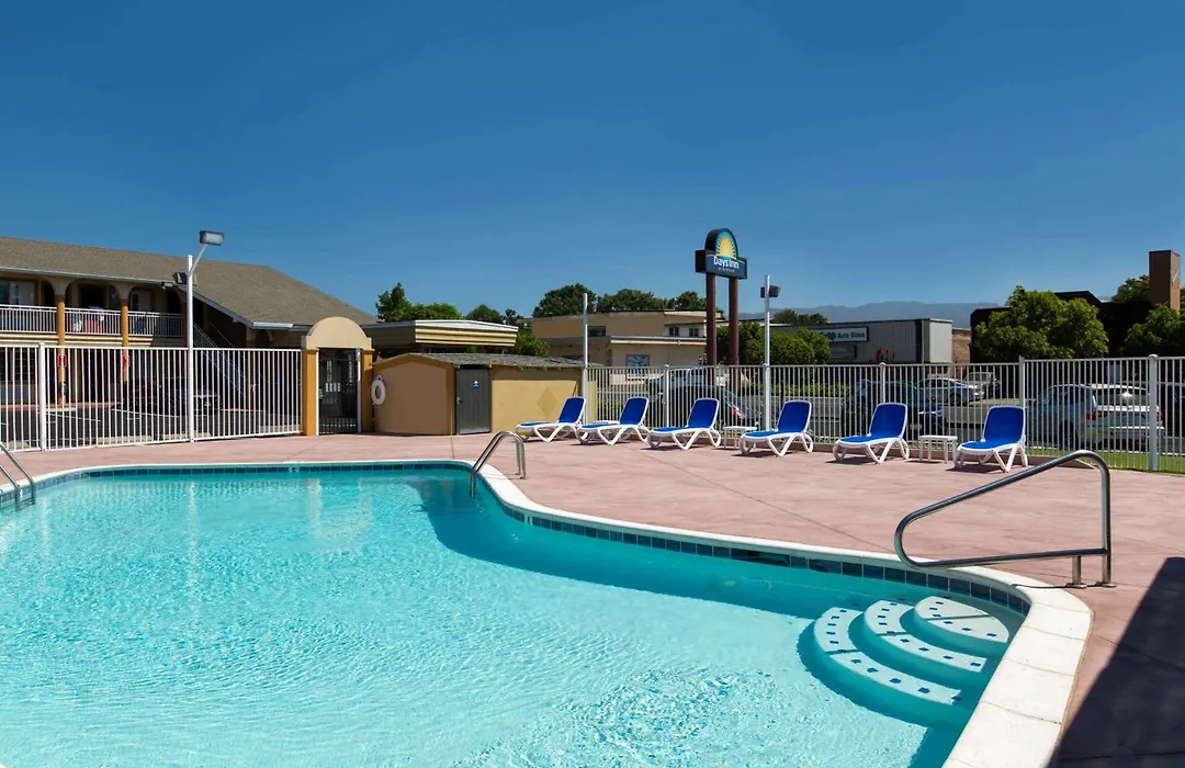 Days Inn By Wyndham Ukiah-1
