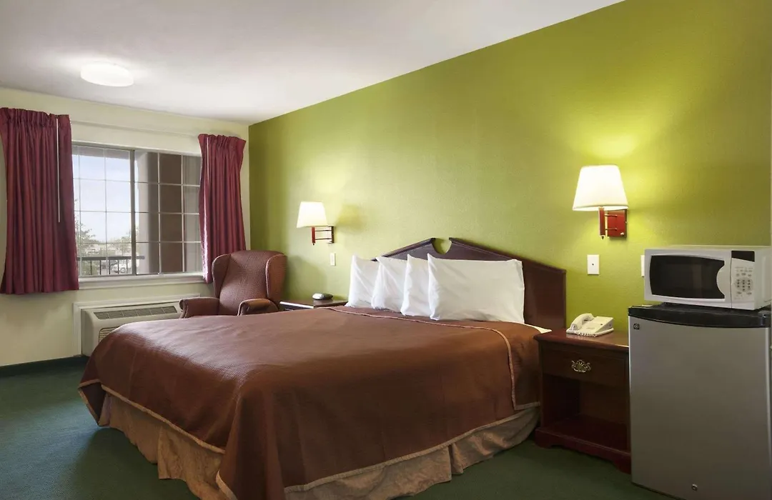 Howard Johnson By Wyndham Grand Prairie Near Lone Star Park-1