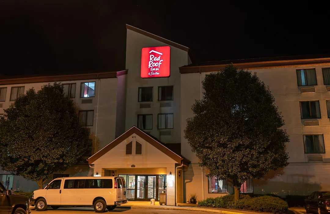 Red Roof Inn & Suites Indianapolis Airport-1