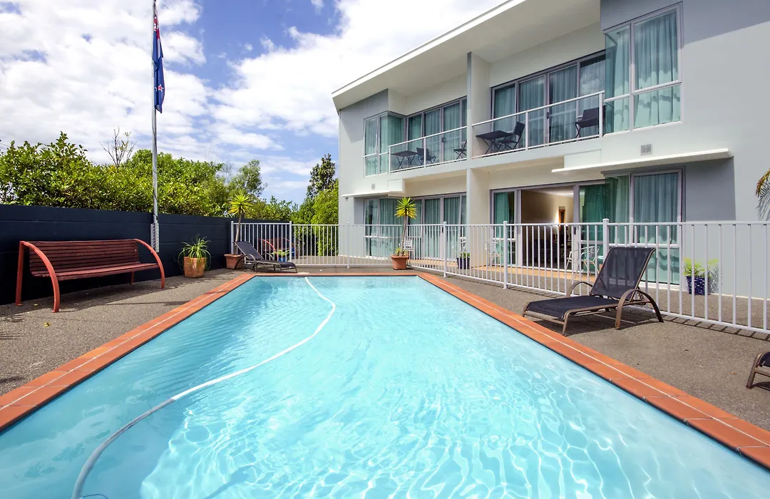 Aristotles North Shore-1