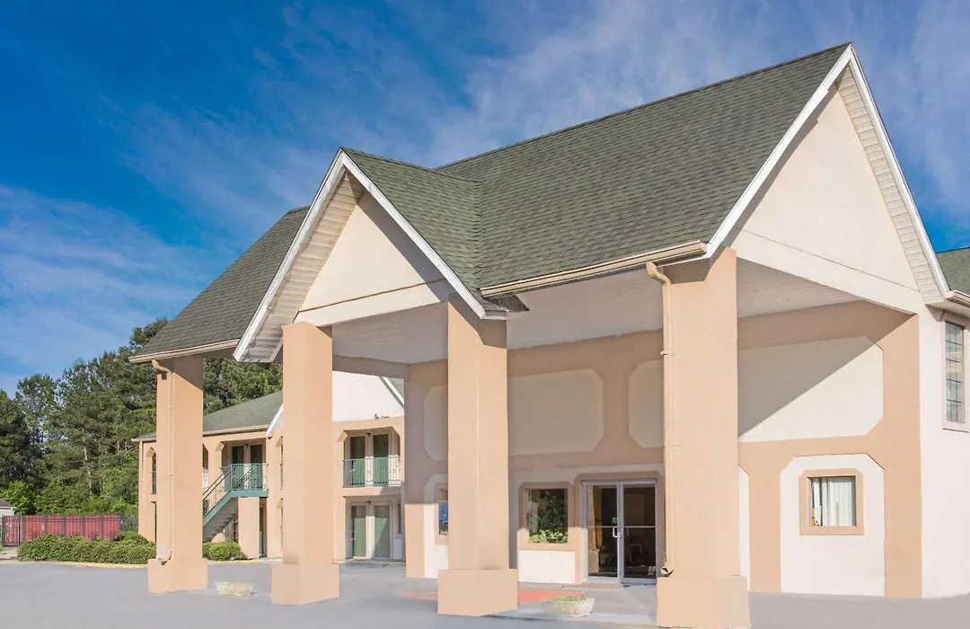 Americas Best Value Inn Darien-1