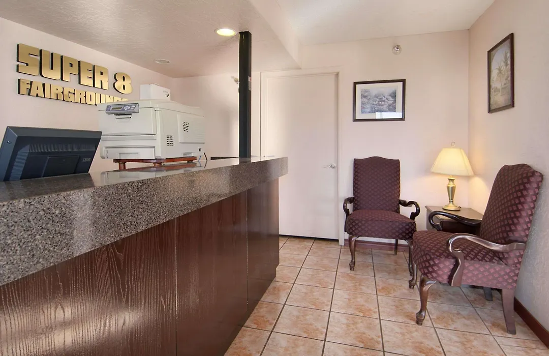 Super 8 By Wyndham Oklahoma Fairgrounds-1