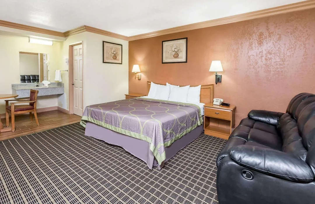 Super 8 By Wyndham Azusa-1